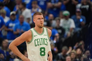 betvictor伟德(中国)唯一官方网站-史蒂文斯：给波津打电话时他睡着了 不过提前告诉了他可能被交易